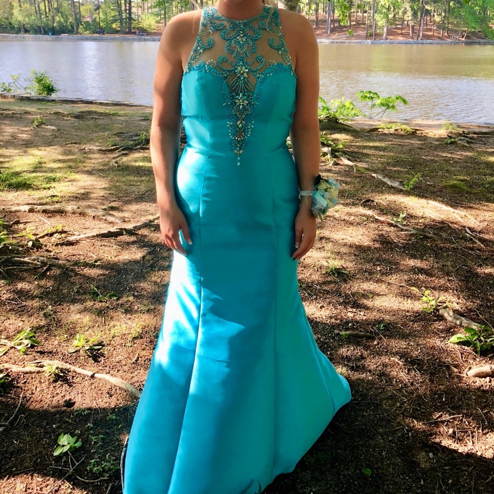 Madison James proms dress!!